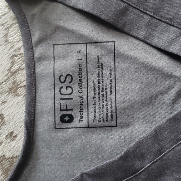 FIGS Catarina One-Pocket Scrub Top Gray SzS - Picture 5 of 8